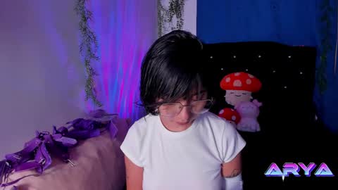 Snapshot of arya_line chatting on February 15, 5:09 am Arys online show from February 15, 5:09 am
