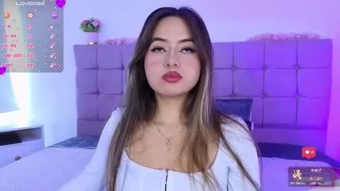 arycooper_ online show from March 12, 1:04 pm