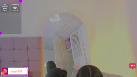 arycooper_ online show from July 14, 1:27 pm