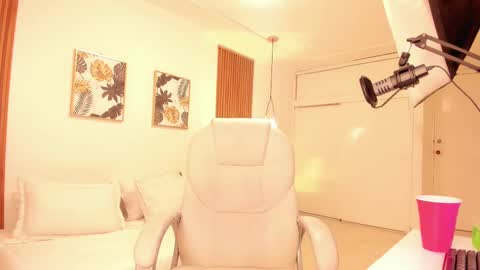Snapshot of asamiyaeko_ chatting on September 27, 4:43 am Asami Yaeko online show from September 27, 4:43 am