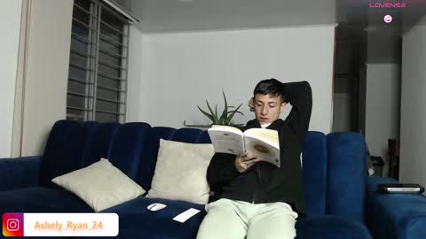 Snapshot of ashely_ryan24 chatting on March 5, 11:27 pm Ashley And Ryan online show from March 5, 11:27 pm
