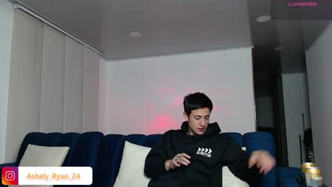 Snapshot of ashely_ryan24 chatting on January 27, 2:10 am Ashley And Ryan online show from January 27, 2:10 am