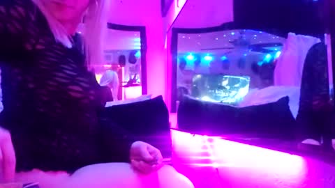 Ashl33mackenzi3 online show from February 12, 1:06 pm