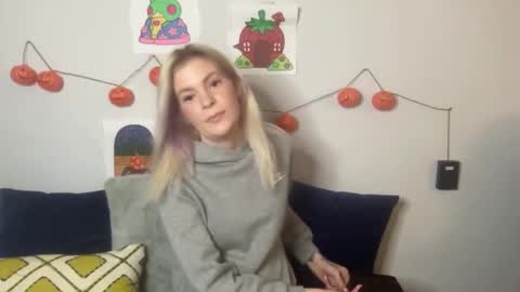 Ashlee online show from February 1, 1:24 am