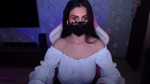   Yasmina   online show from April 17, 5:10 am