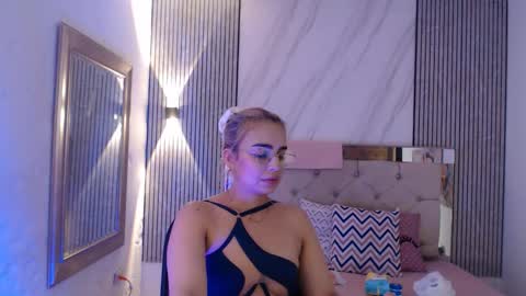 ashley__tylor online show from February 24, 1:08 am