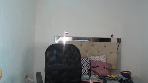 ashley__tylor online show from March 3, 9:33 am