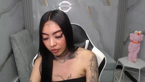 ashley_blum_v online show from November 18, 8:12 pm