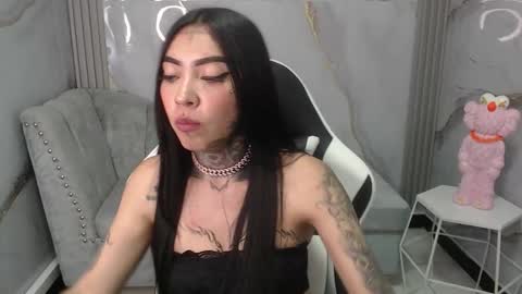 ashley_blum_v online show from October 13, 8:00 pm