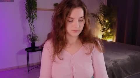 Snapshot of ashley_glen chatting on September 11, 8:04 am online show from September 11, 8:04 am