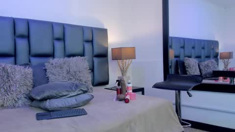 AshleyHill online show from March 11, 9:34 am