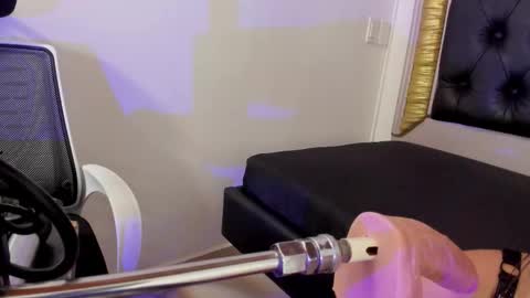 ASHLEY  My schedule 600 - 1400 GMT -5 online show from November 28, 6:43 am