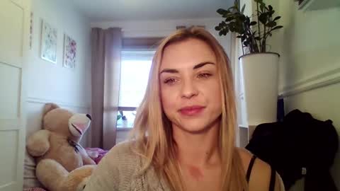 AshleyPerfect online show from December 17, 10:11 am