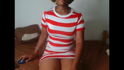 Snapshot of ashleyt255 chatting on September 20, 7:44 am ashleyt255 online show from September 20, 7:44 am