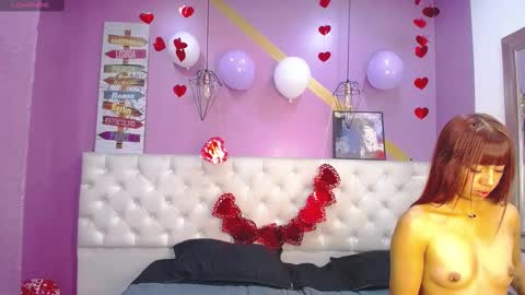 AshleyThompsonn online show from March 3, 3:43 pm