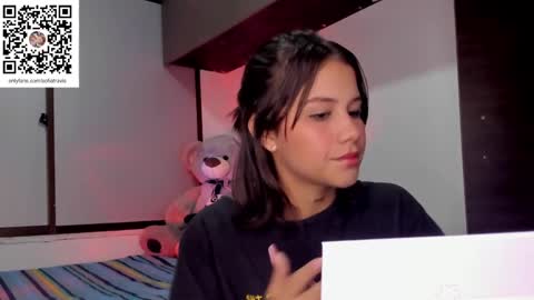 Snapshot of ashleytravis_ chatting on February 1, 11:37 pm online show from February 1, 11:37 pm