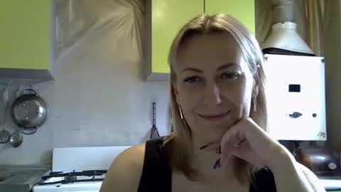 Snapshot of ashleyxhoney chatting on September 19, 7:45 am AshleyXHoney online show from September 19, 7:45 am