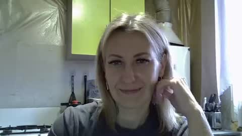 Snapshot of ashleyxhoney chatting on October 21, 7:24 am AshleyXHoney online show from October 21, 7:24 am
