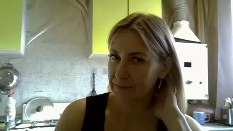 Snapshot of ashleyxhoney chatting on September 16, 6:38 am AshleyXHoney online show from September 16, 6:38 am