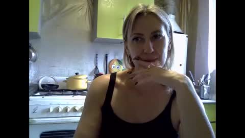 Snapshot of ashleyxhoney chatting on September 12, 10:28 am AshleyXHoney online show from September 12, 10:28 am