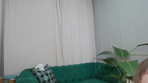 ashly_cherry online show from March 26, 11:15 am