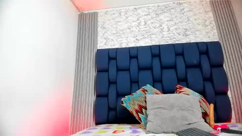 ashlybenison online show from February 14, 4:58 am