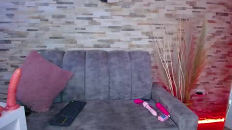 Ashlye  online show from September 17, 3:10 am