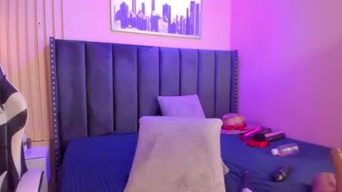 ashlye_miller_ online show from June 11, 12:32 am