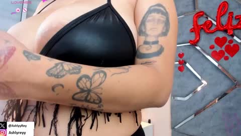 Snapshot of ashlyrey_1 chatting on February 21, 10:26 pm Ashly online show from February 21, 10:26 pm