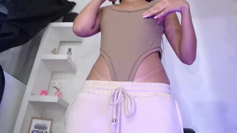 Snapshot of ashlyvesneva chatting on September 15, 9:38 pm Ashly online show from September 15, 9:38 pm