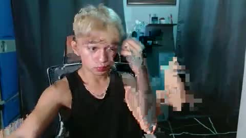 asian_chick931262 online show from January 12, 5:20 pm