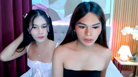 mooreen online show from April 17, 3:14 pm