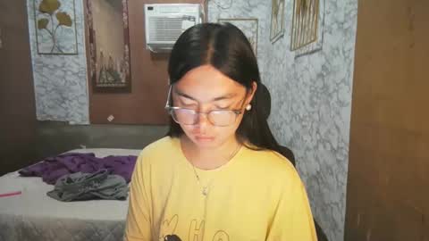 Snapshot of asian_rhean chatting on October 10, 12:38 am Rhean online show from October 10, 12:38 am