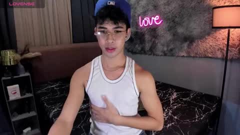 Snapshot of asiancum_peter chatting on September 25, 12:01 pm asiancum_peter online show from September 25, 12:01 pm