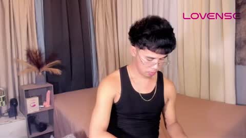 asiancum_peter online show from June 16, 1:42 am