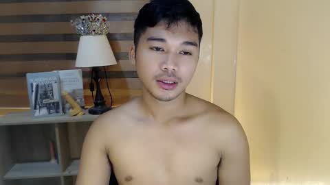 asianhunk_jamesx online show from December 2, 1:53 pm