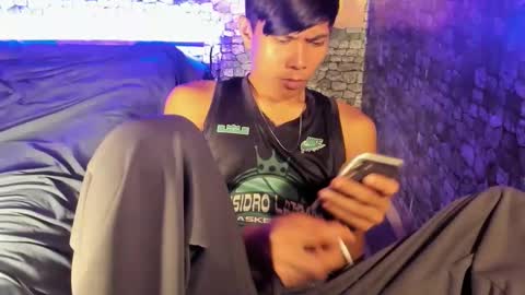 mark online show from April 29, 7:19 pm