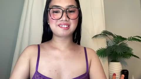 Lily online show from July 28, 9:25 pm