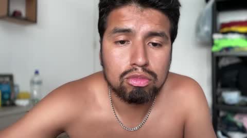 A S I L I O S   H A L L online show from April 22, 9:55 pm