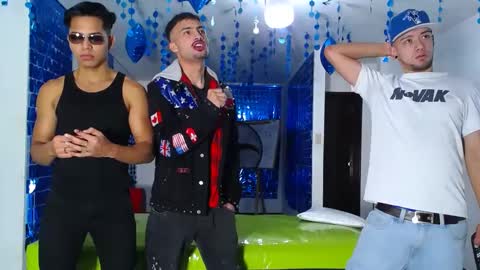 THOMAS AND DAMIAND online show from February 23, 12:19 am