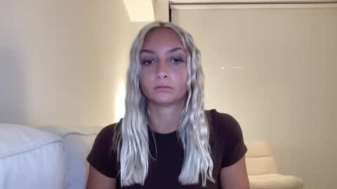 Snapshot of aspenaries chatting on March 5, 4:45 am Aspen Aries online show from March 5, 4:45 am