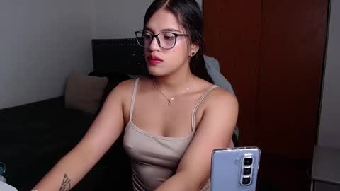 Ash online show from December 3, 10:32 pm