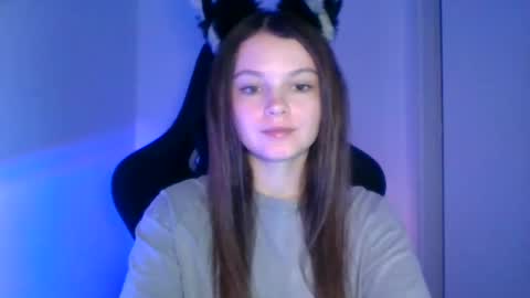 astradream_ online show from September 29, 5:23 pm