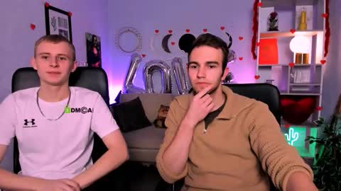 astren online show from February 9, 6:39 am