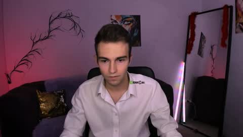 astren online show from November 20, 8:28 pm