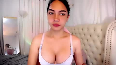 Snapshot of ate_sam chatting on October 26, 2:23 am Sam online show from October 26, 2:23 am