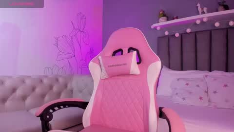 Atenea online show from December 15, 7:32 pm