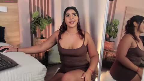 ateneaa_lux online show from July 28, 7:39 pm