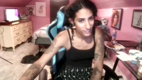   xoxo G0DD3SS xoxox    online show from October 19, 1:10 am