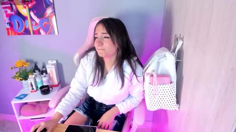 athenea__fox online show from November 17, 11:57 am